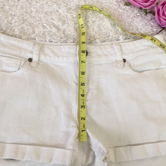 Paige • White denim shorts . Size 28 - Picture 7 of 8
